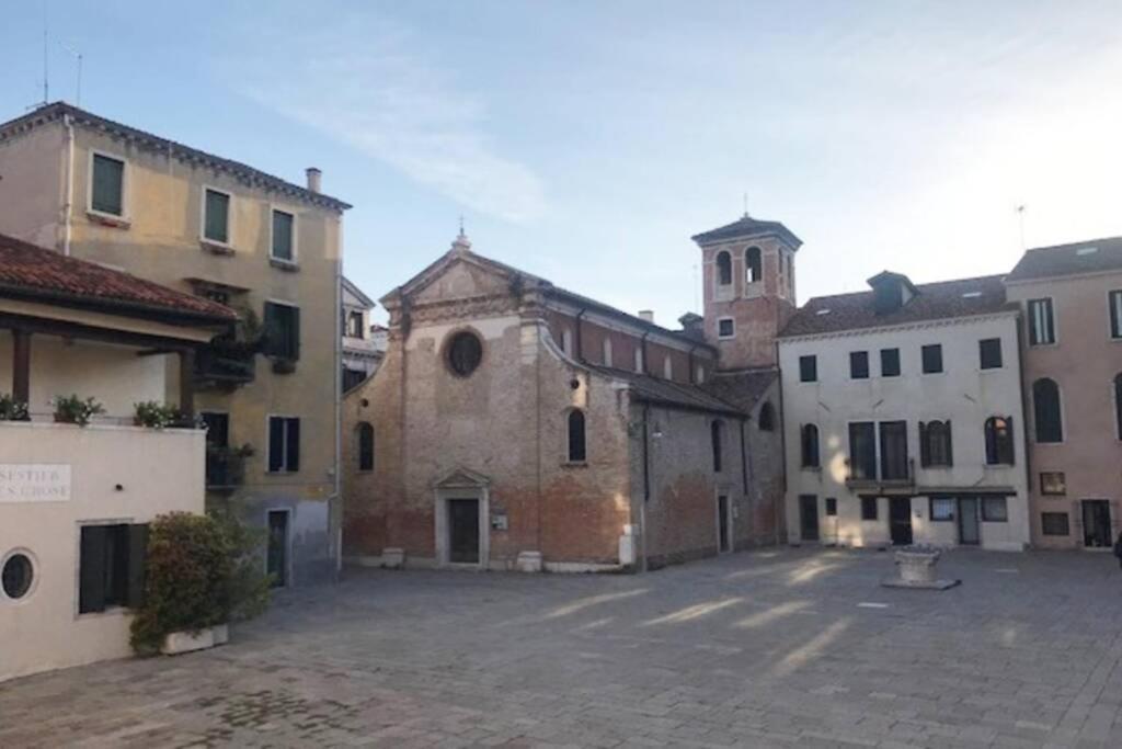 Appartamento Tipico Con Corte Privata Veneţia Exterior foto