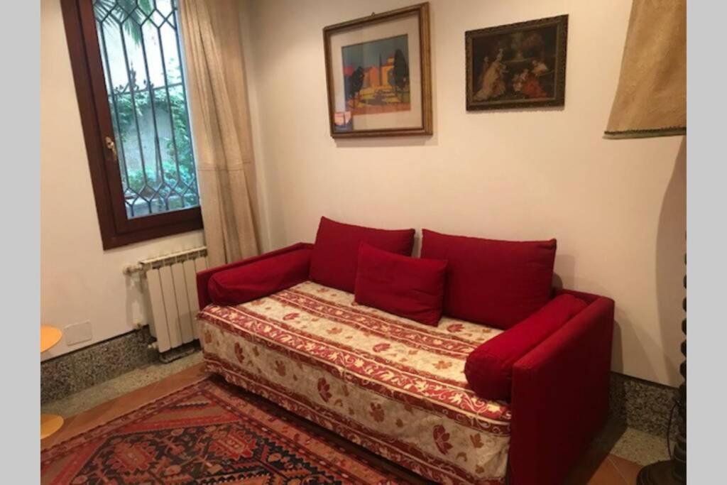 Appartamento Tipico Con Corte Privata Veneţia Exterior foto