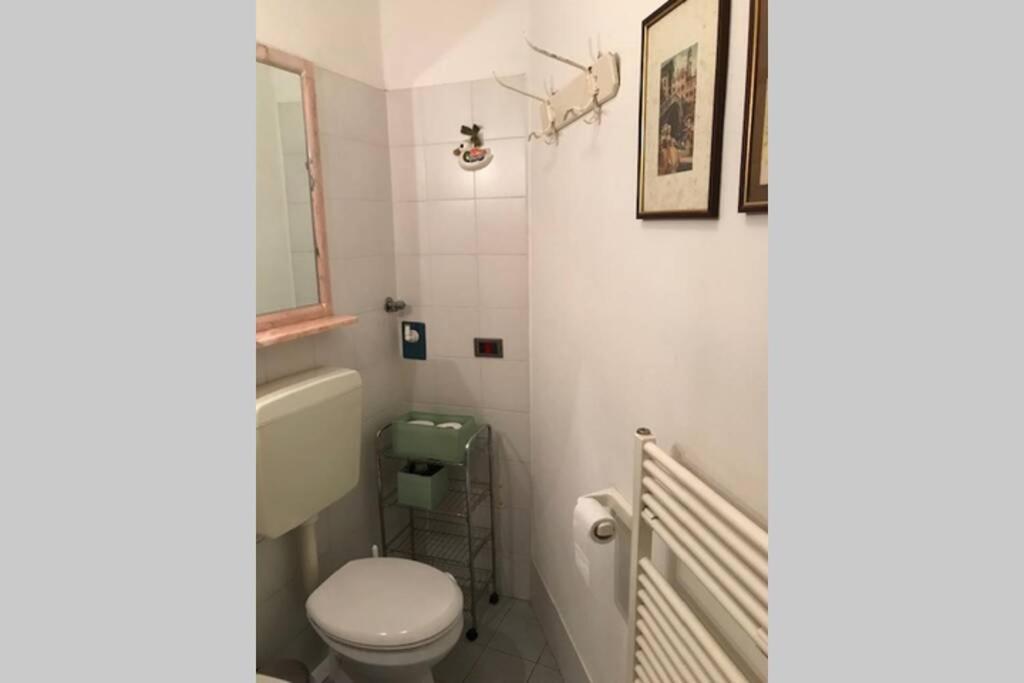 Appartamento Tipico Con Corte Privata Veneţia Exterior foto