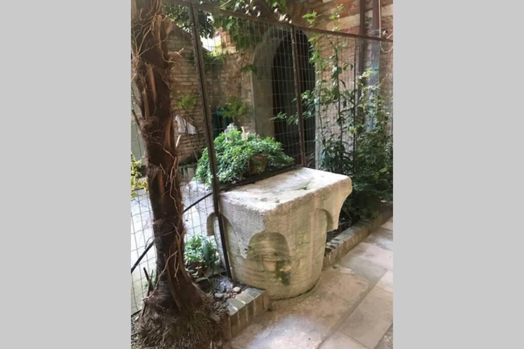Appartamento Tipico Con Corte Privata Veneţia Exterior foto